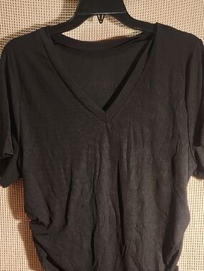 Women's Black V-Neck Short Sleeve Top